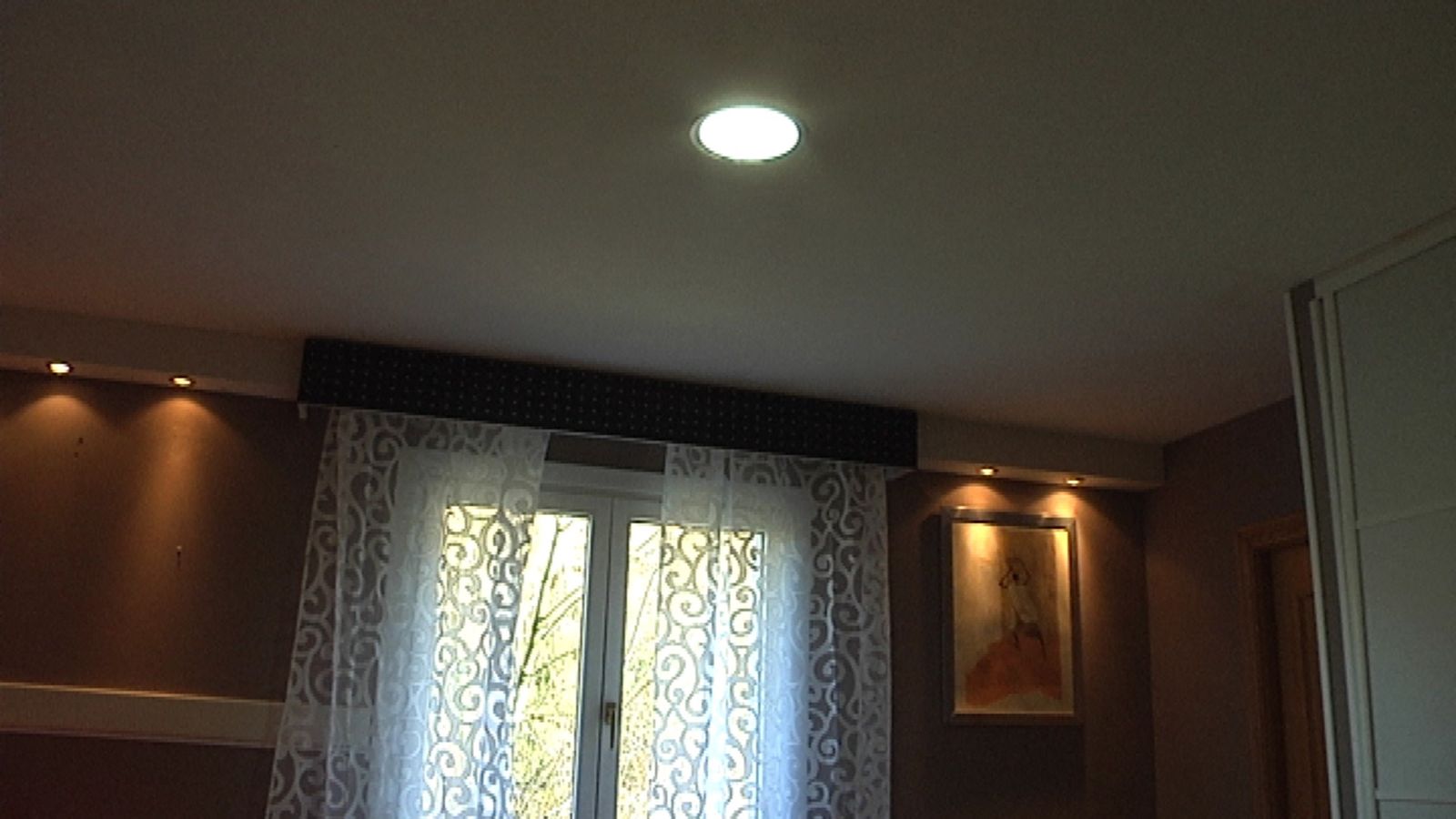 Sustituir foco encastrado paso 10 Sustituir foco encastrado paso 10