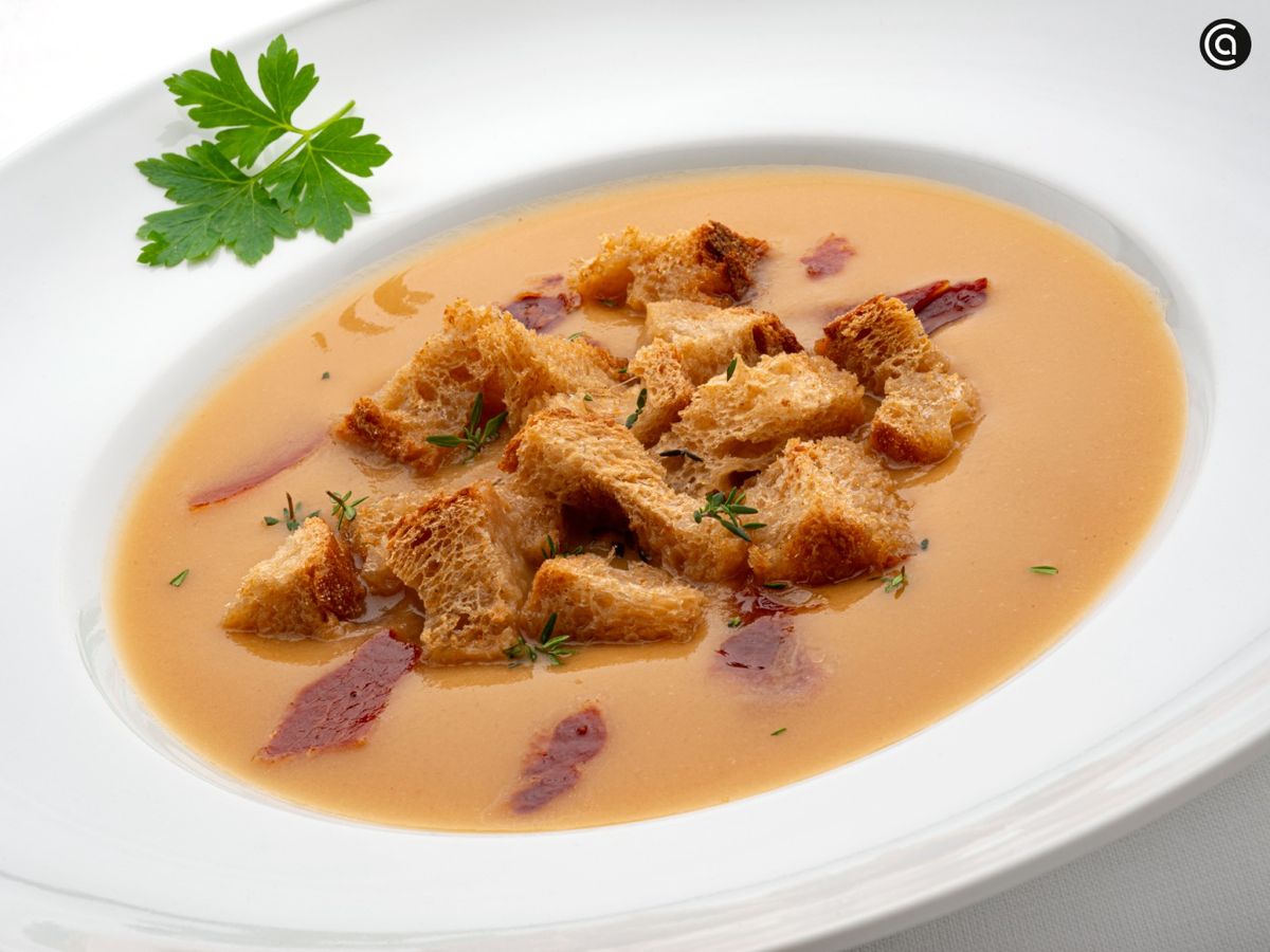 Crema de cebolla caramelizada, receta afrancesada de Karlos Arguiñano