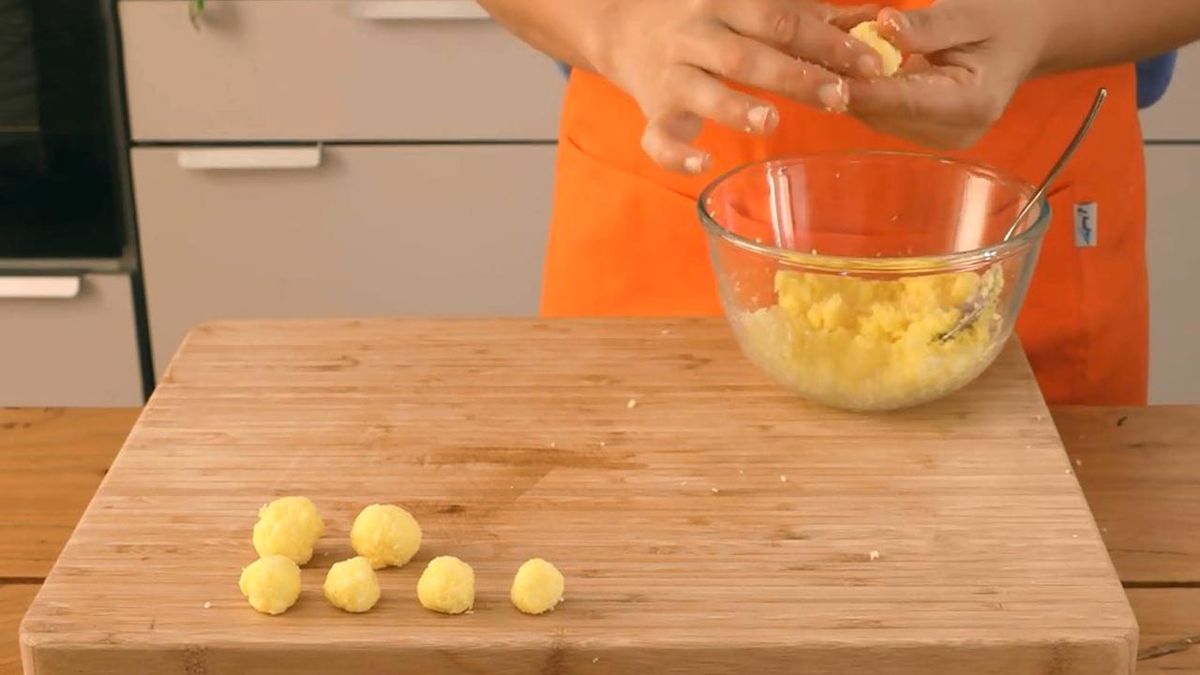 Receta de pollitos de coco y leche condensada  paso 3