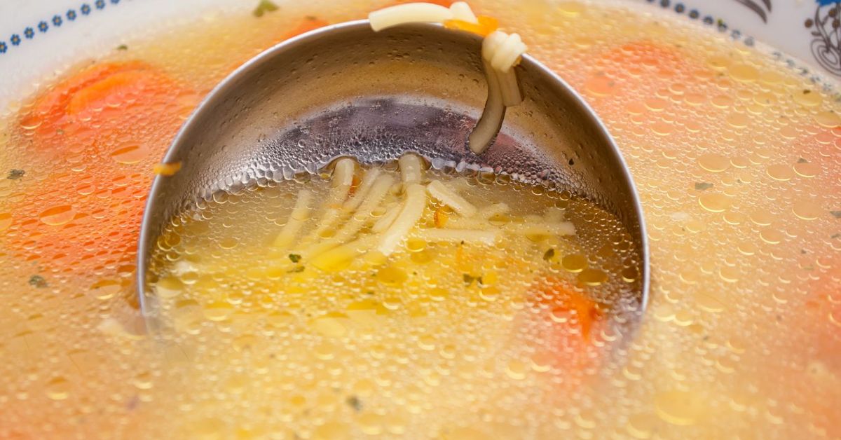 Cómo quitar el sabor a rancio de un caldo y salvarlo sin tirarlo