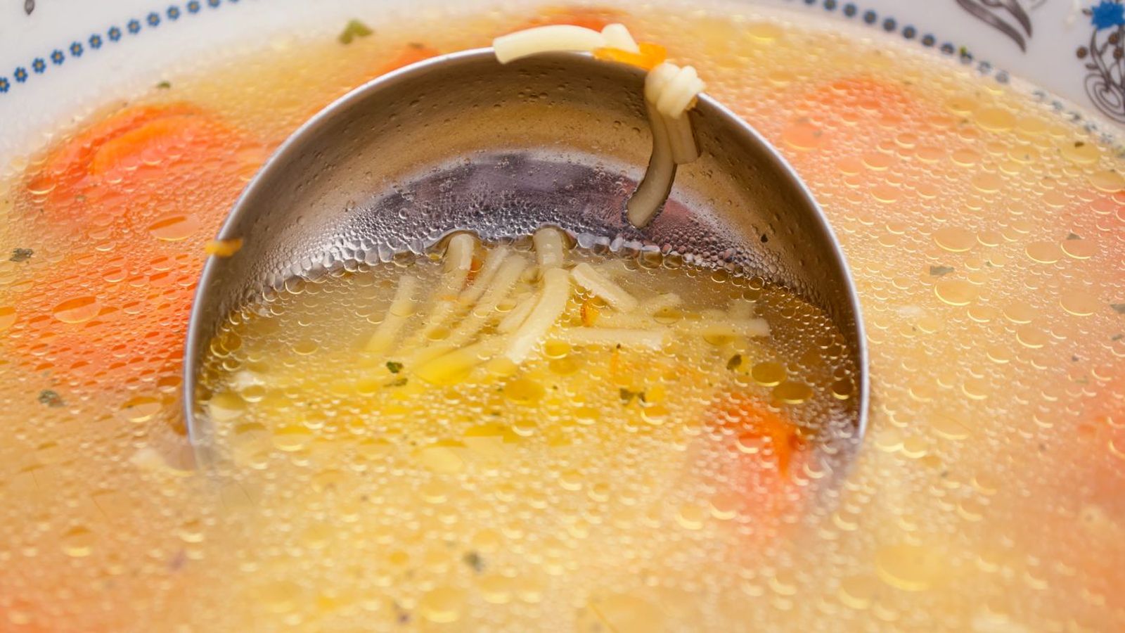 Cómo quitar el sabor a rancio de un caldo