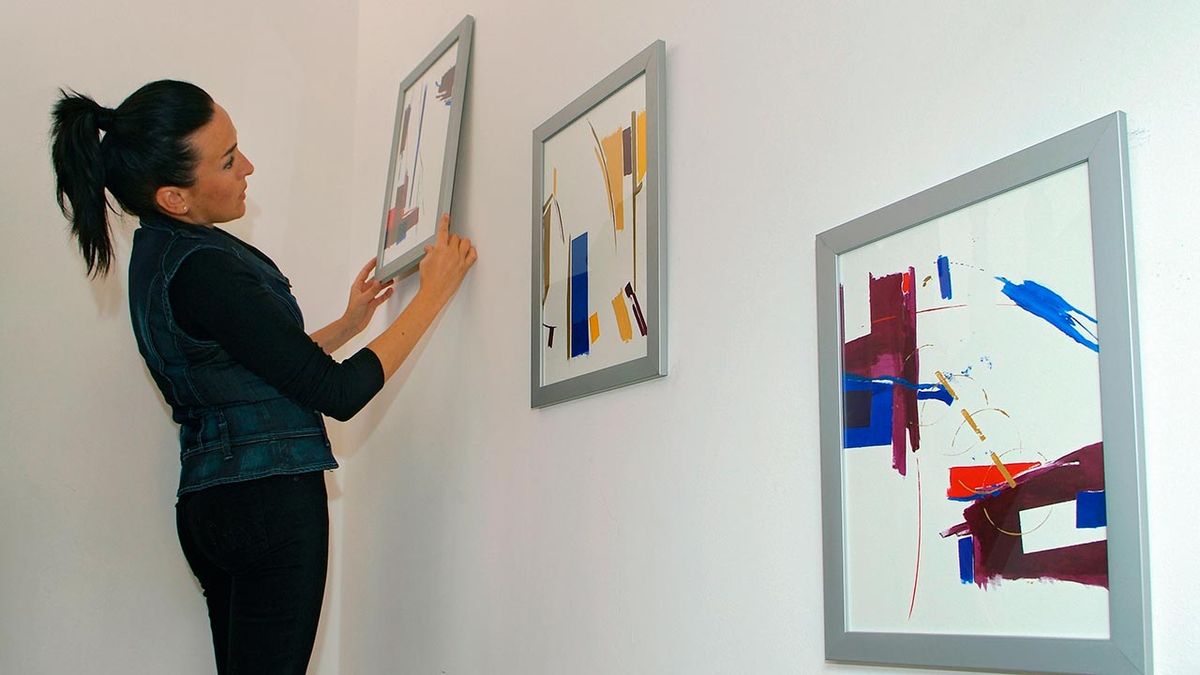 Brico 0482 1 colocacion cuadros escalonados paso 5