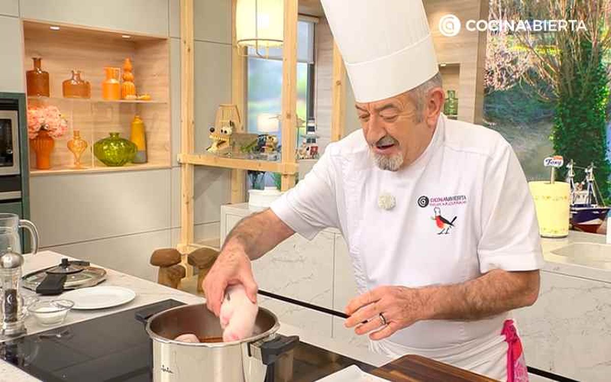 Cocina las manitas de cerdo en la olla rápida