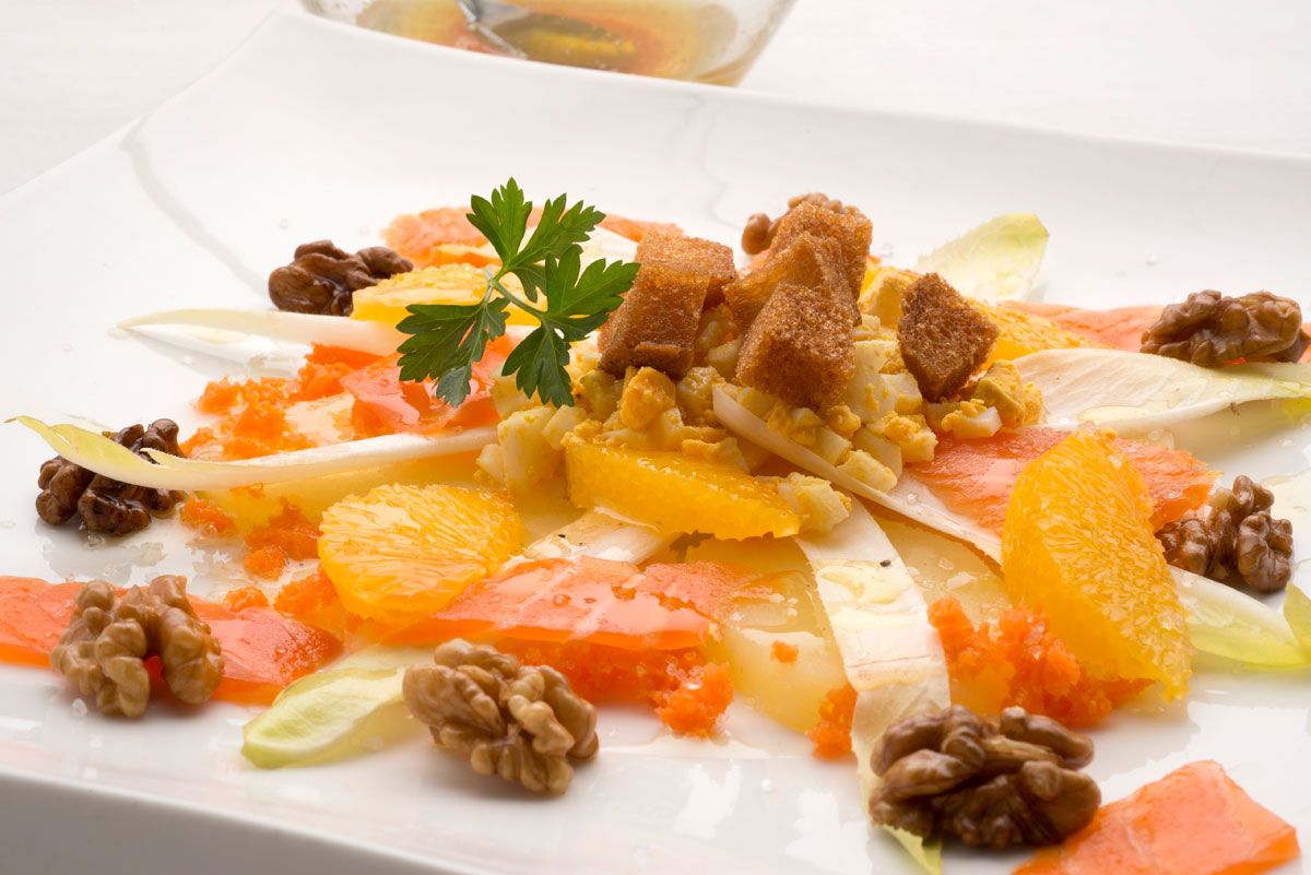Karl5040 Ensalada de endibias y trucha ahumada xl