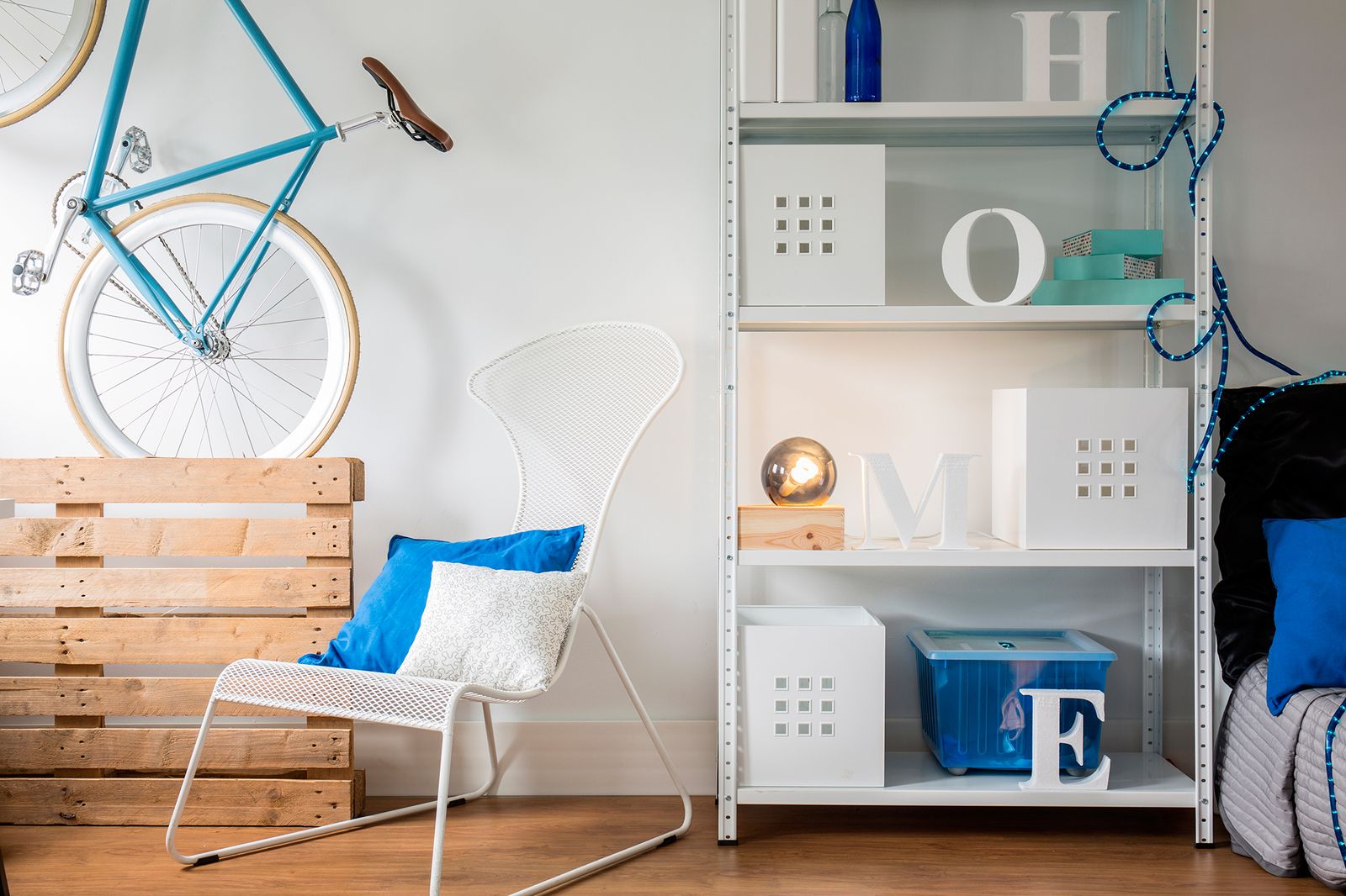 ideas decorar dormitorio estilo nordico estanteria