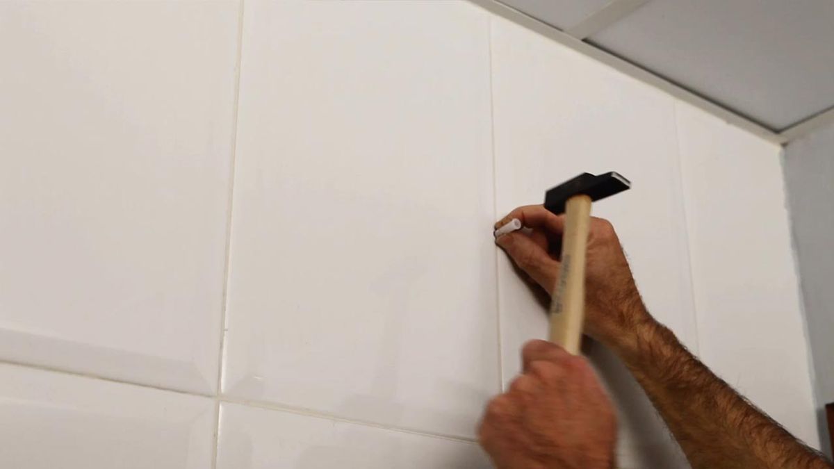 Cómo instalar un calefactor eléctrico de pared paso 5