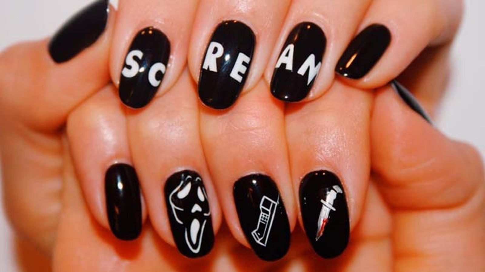Manicura inspirada en la película Scream Manicura inspirada en la película Scream