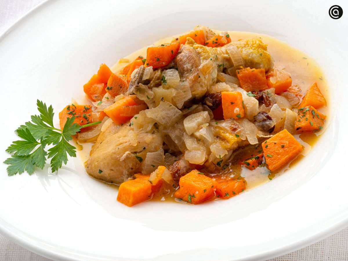 Receta de pollo guisado con boniato, plato jugoso de Karlos Arguiñano