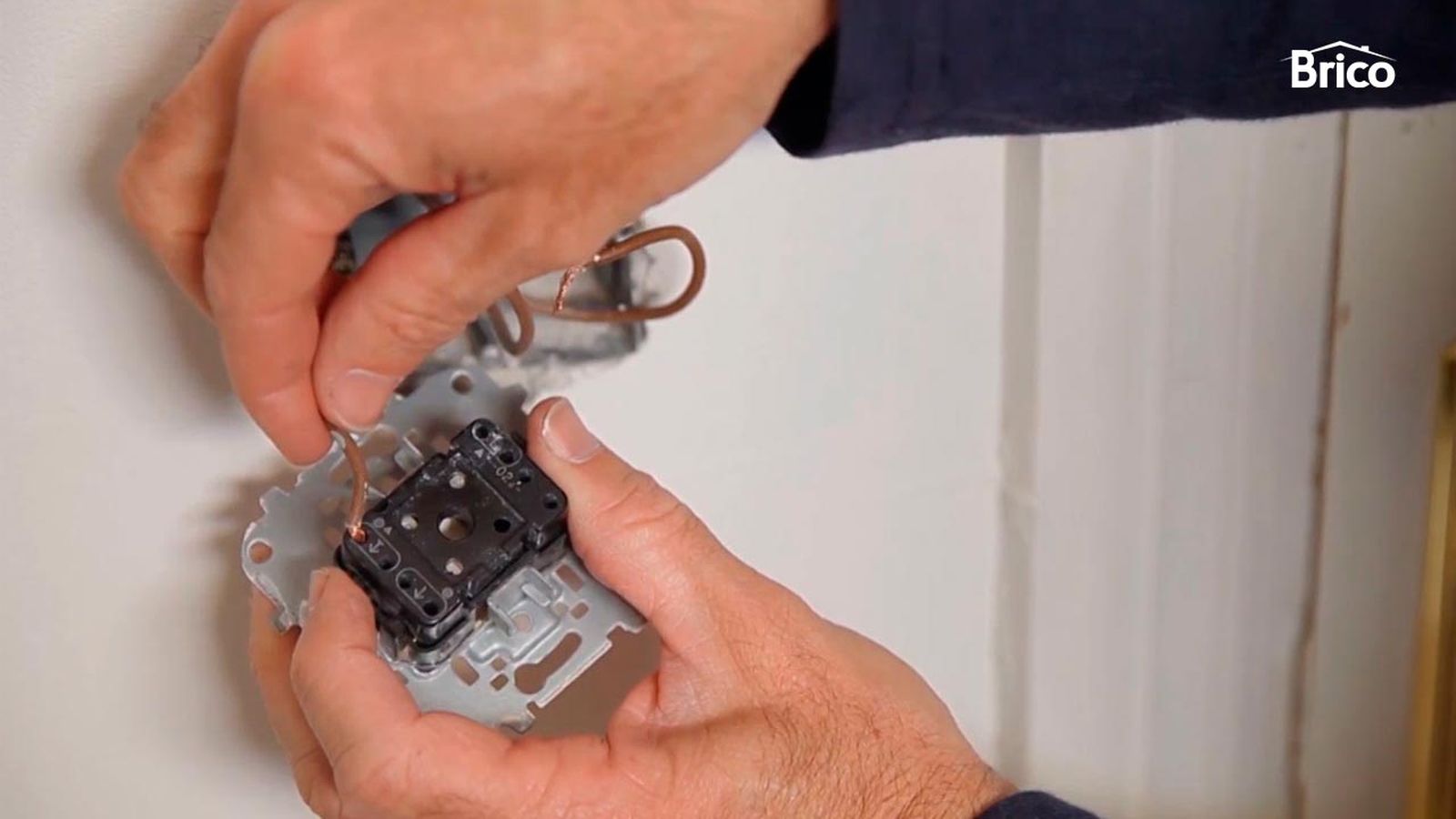 Colocar un interruptor regulador de luz paso 4 Colocar un interruptor regulador de luz paso 4