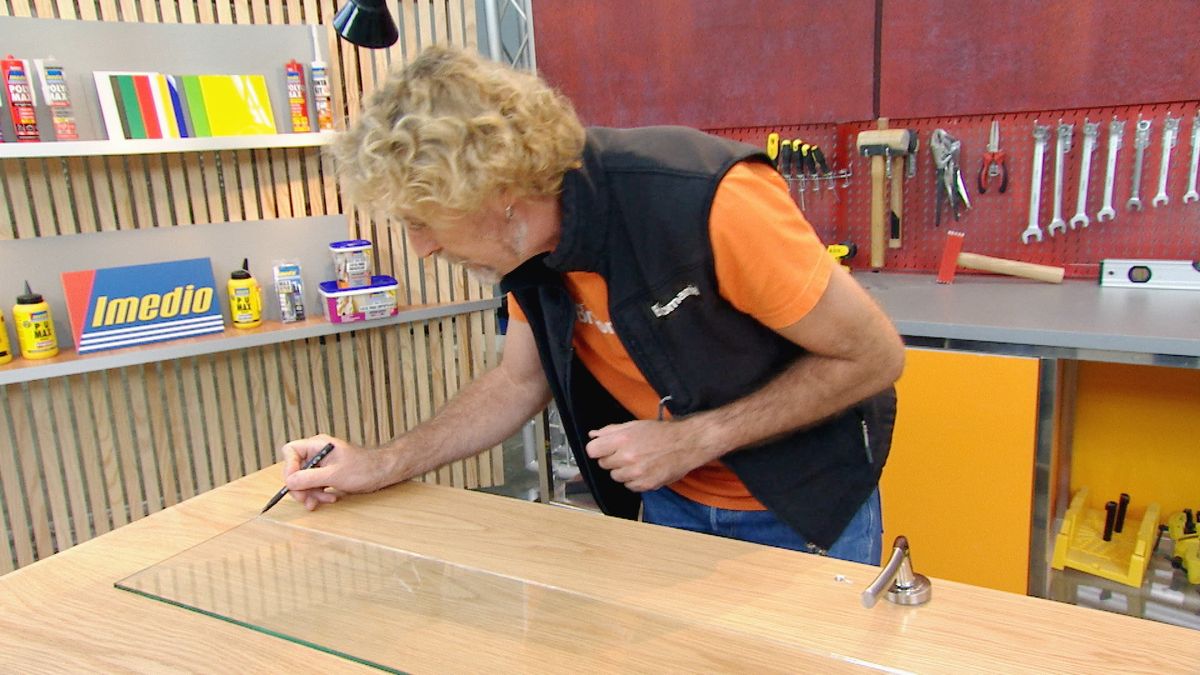 Crear una ventana en una puerta paso 1