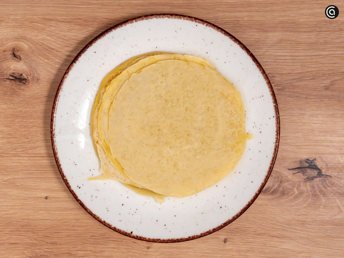 Pon las crepiocas en un plato