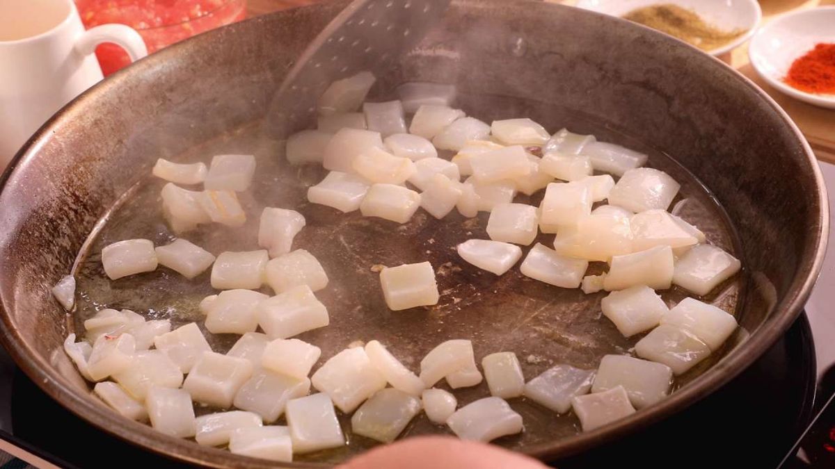 Paella de pescado y marisco   Paso 1