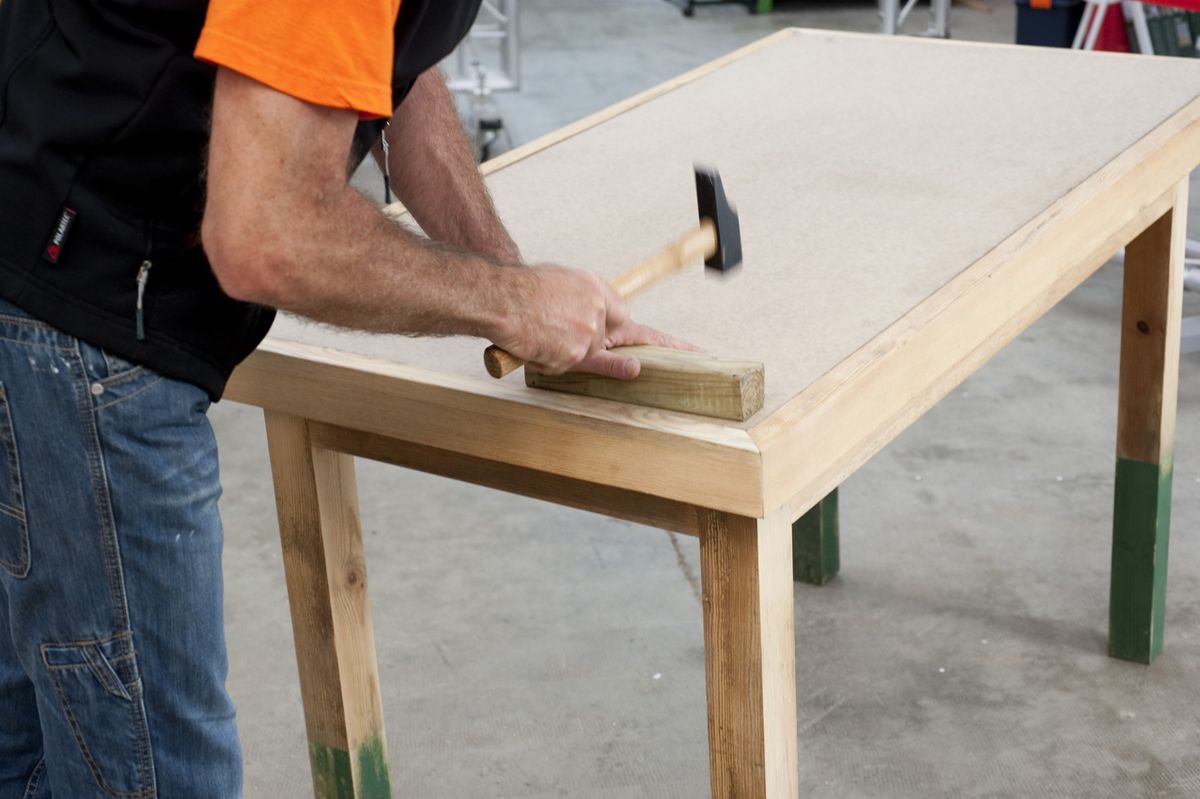 Bricomania 667 Restaurar mesa de trabajo p10