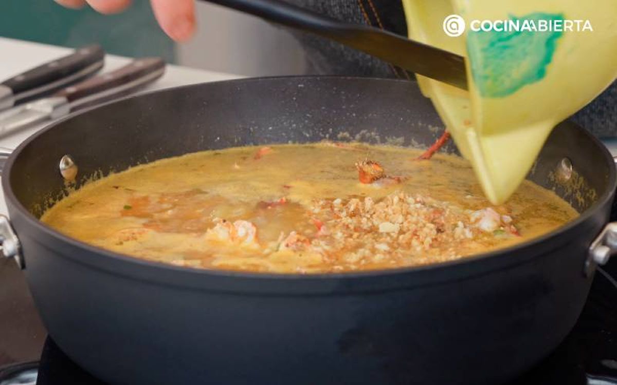 Ingredientes de la receta de sopa de bogavante - Añade el majado