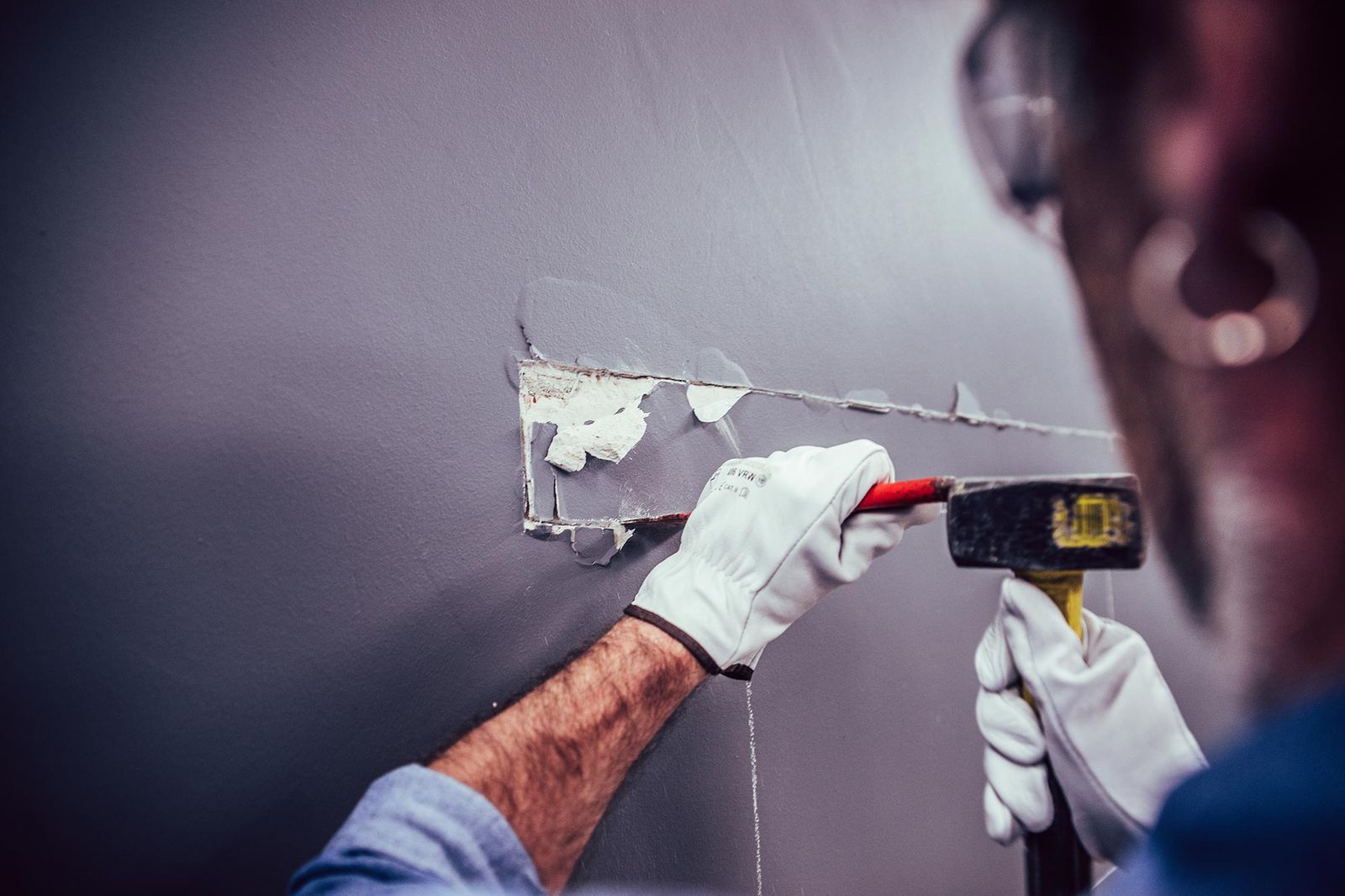 Cómo abrir un pasaplatos en la pared paso 2 Cómo abrir un pasaplatos en la pared paso 2