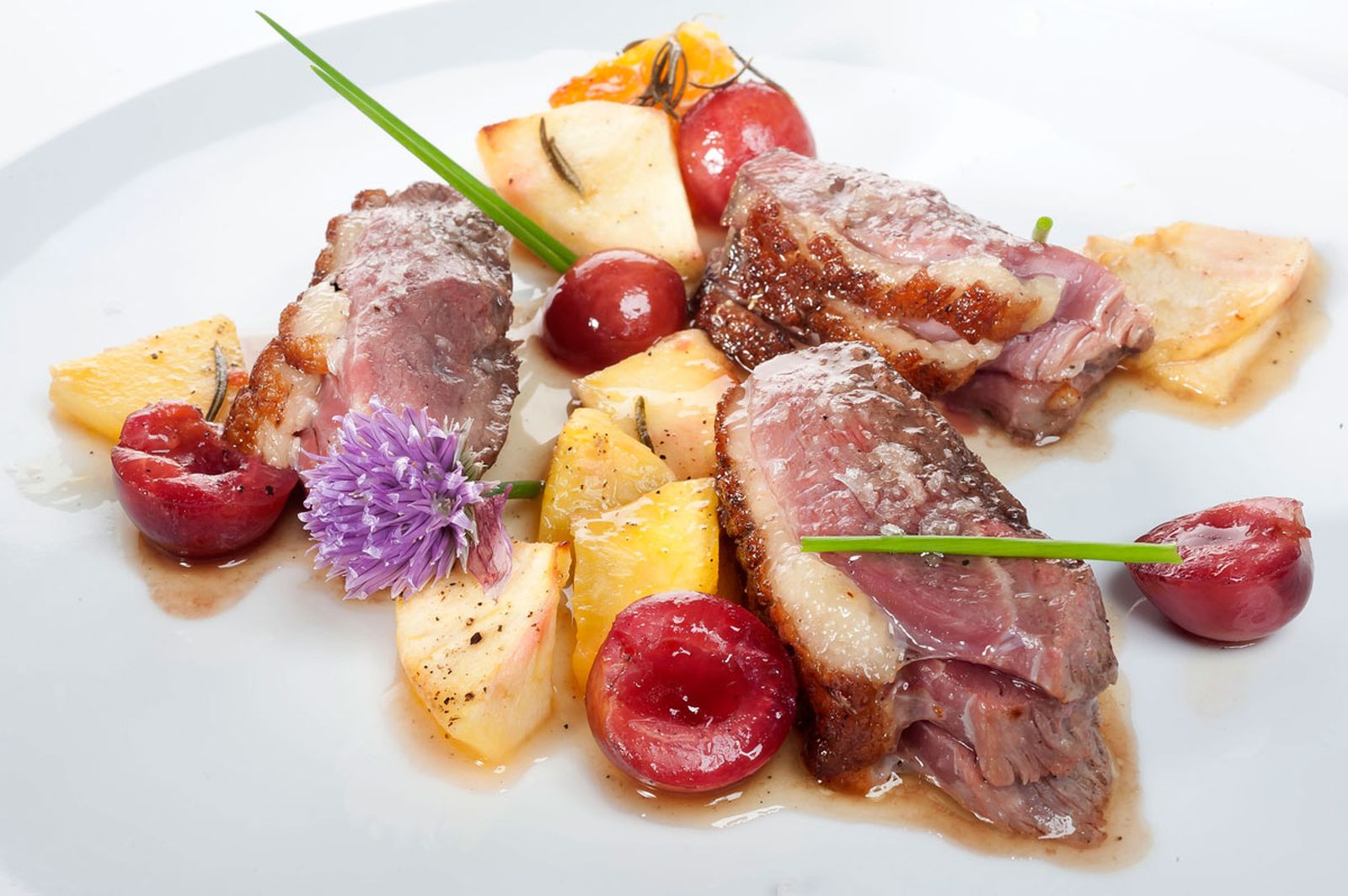 1484 Magret de pato con frutas asadas (668) xl 1484 Magret de pato con frutas asadas (668) xl