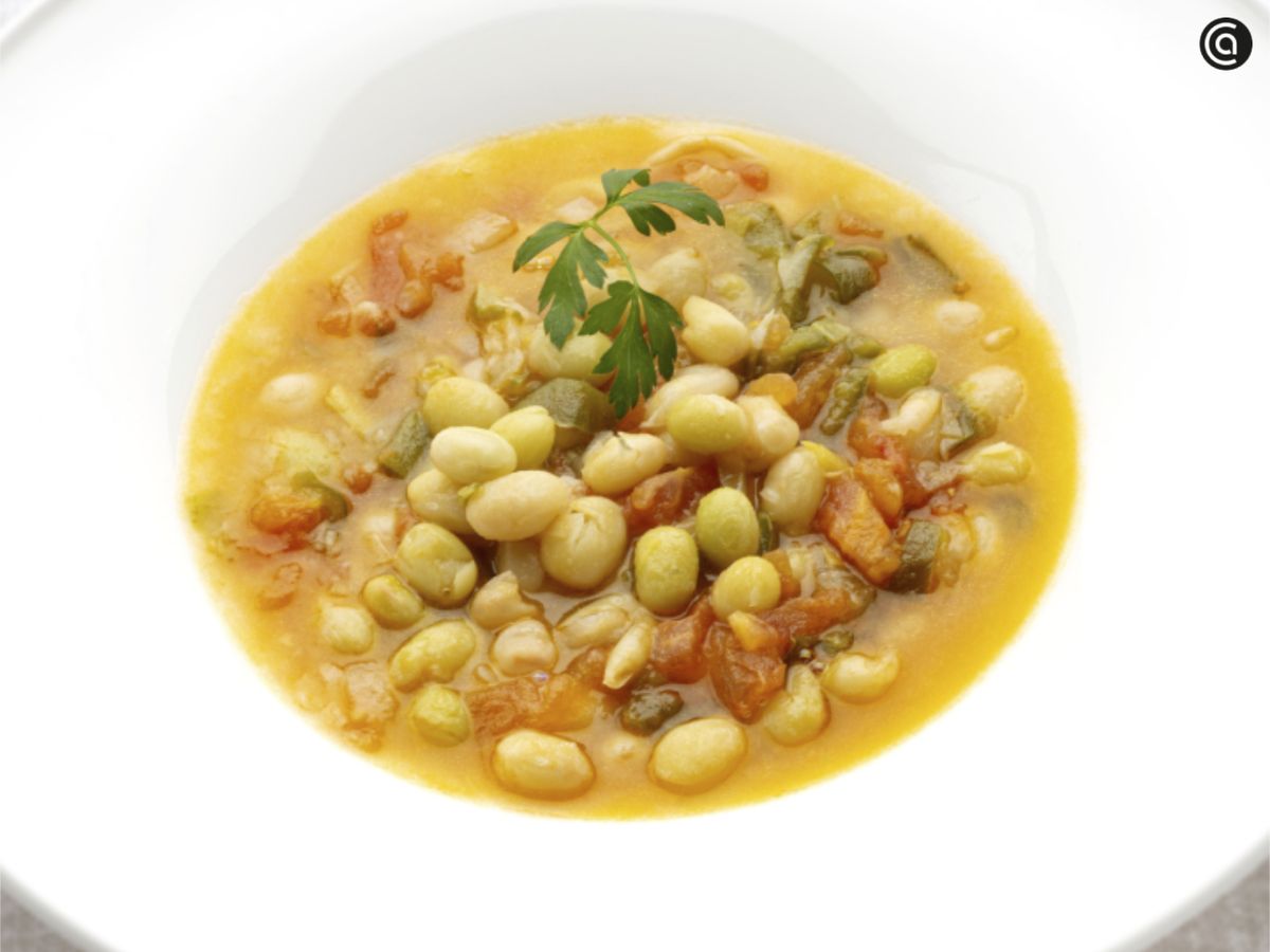 Las pochas a la navarra se preparan solamente con verduras