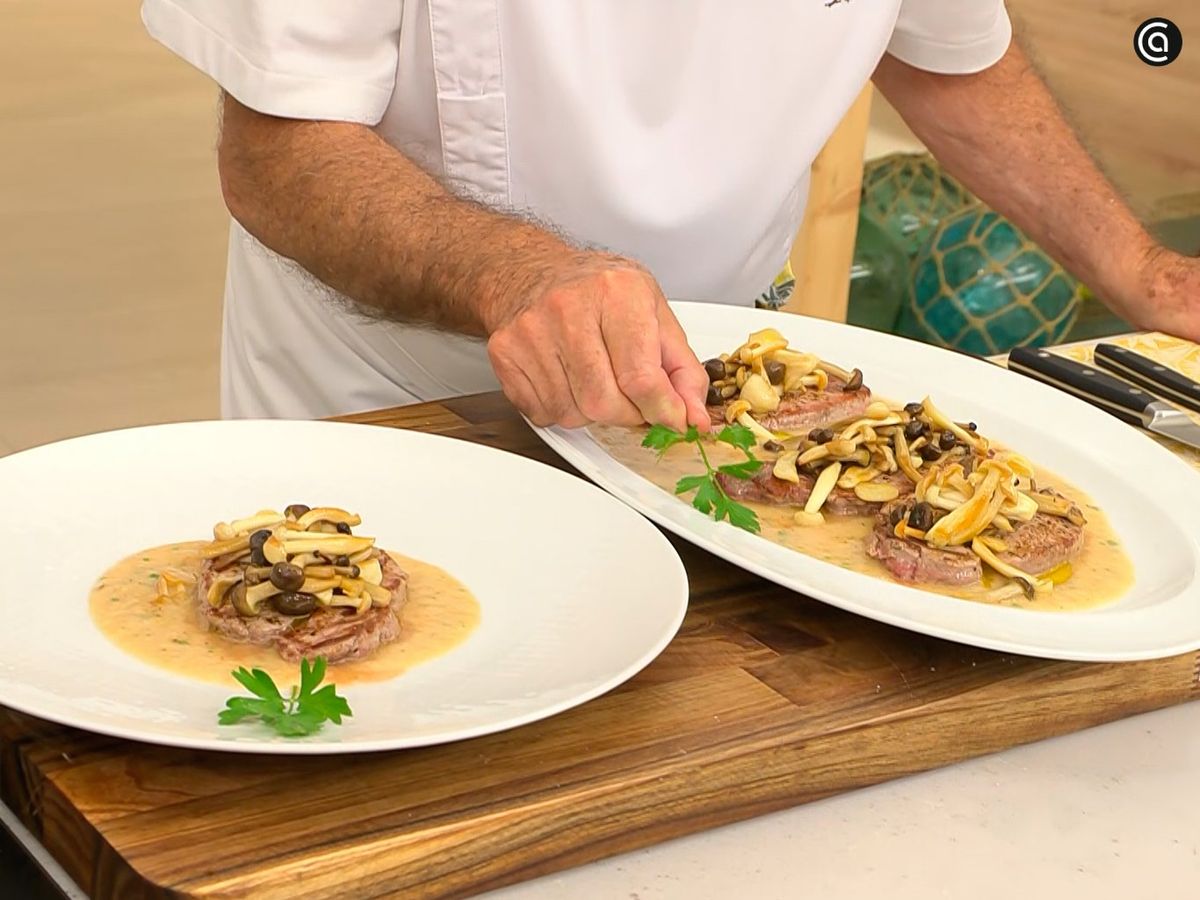 Decora con una hoja de perejil