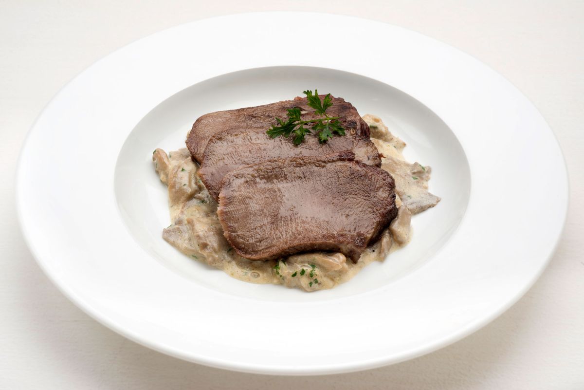 5596 1 Lengua a la plancha con setas de temporada (981) editorial xl