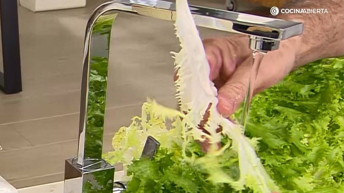 KARL7053 Ensalada de escarola pera y queso fresco paso 2