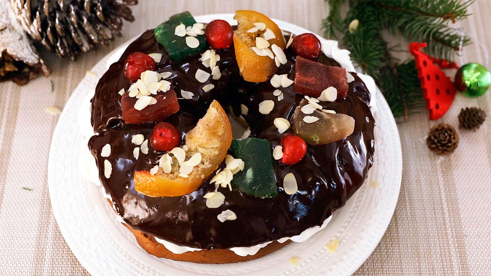Roscón de Reyes bombón cubierto de chocolate y relleno de nata paso 9 Roscón de Reyes bombón cubierto de chocolate y relleno de nata paso 9