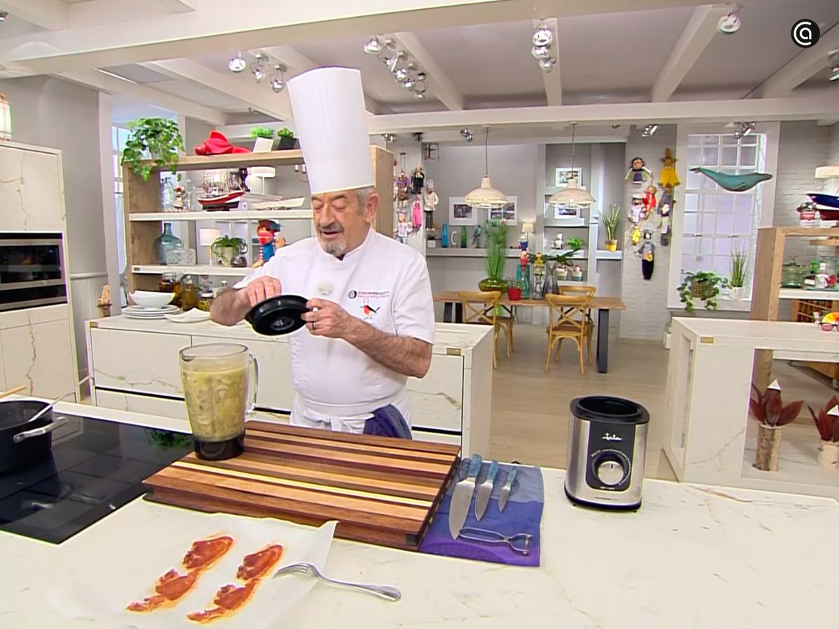 Tritura bien los ingredientes en la batidora