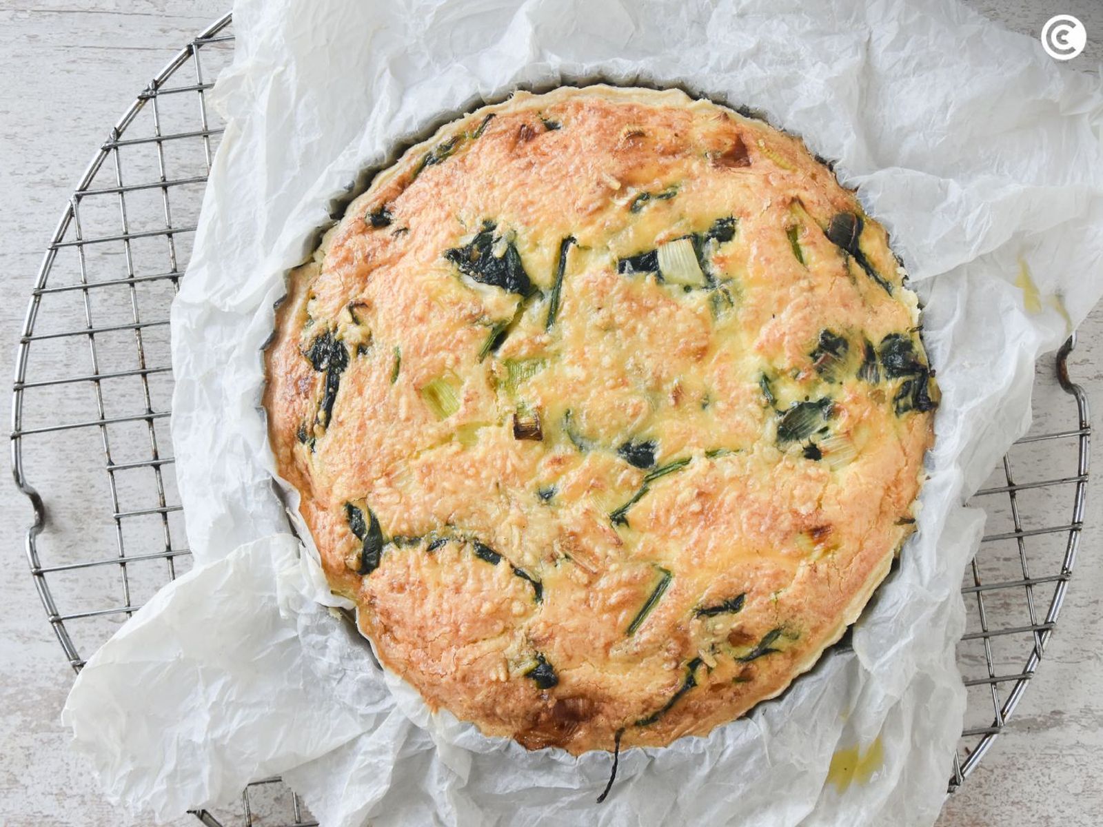 Dejar templar la quiche de espinacas antes de desmoldar Dejar templar la quiche de espinacas antes de desmoldar