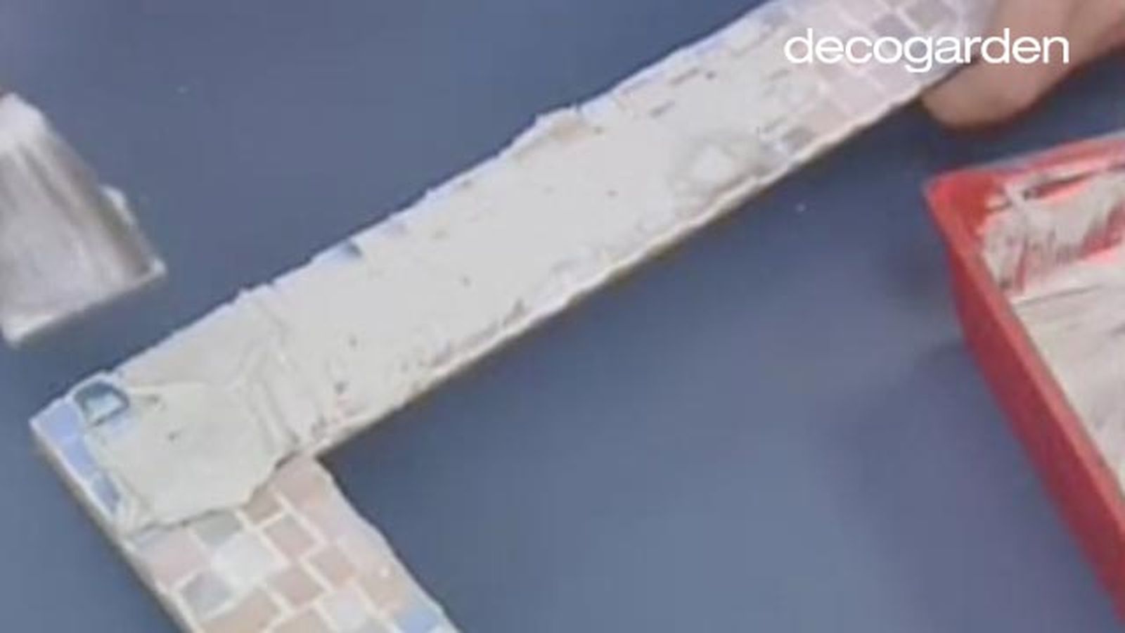 Hacer un marco con mosaico de vidrios paso 7 Hacer un marco con mosaico de vidrios paso 7