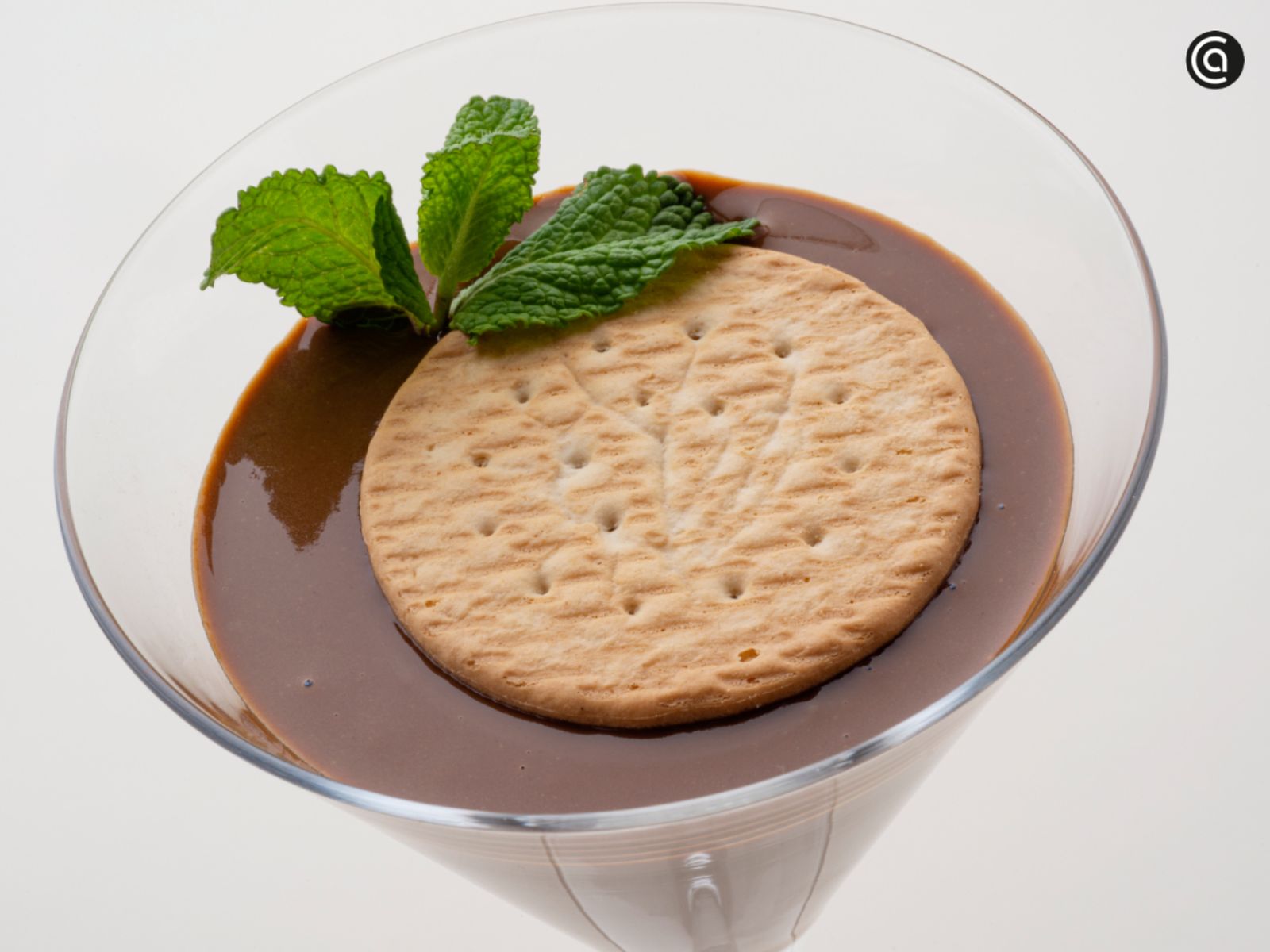 Natillas de chocolate, una de las variaciones más extendidas a partir de la receta clásica.