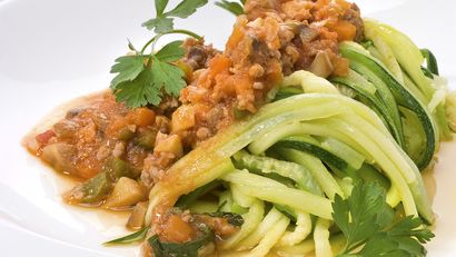 Receta de espaguetis de calabacín a la boloñesa