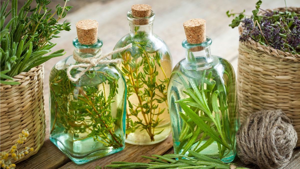 Cómo conservar hierbas aromáticas frescas en aceite o vinagre