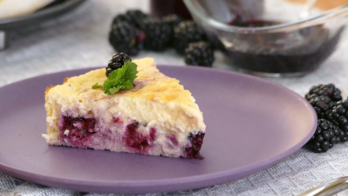 Tarta fit de queso y moras