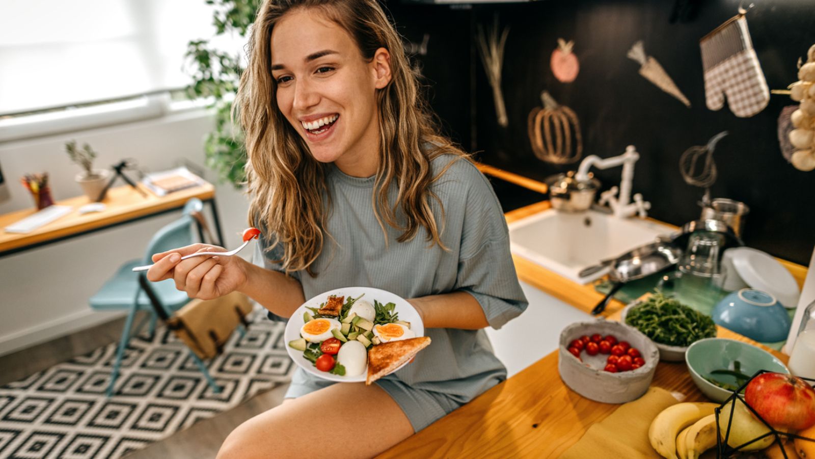 Una alimentación variada y equilibrada es clave para cuidar la salud y mantener la energía.