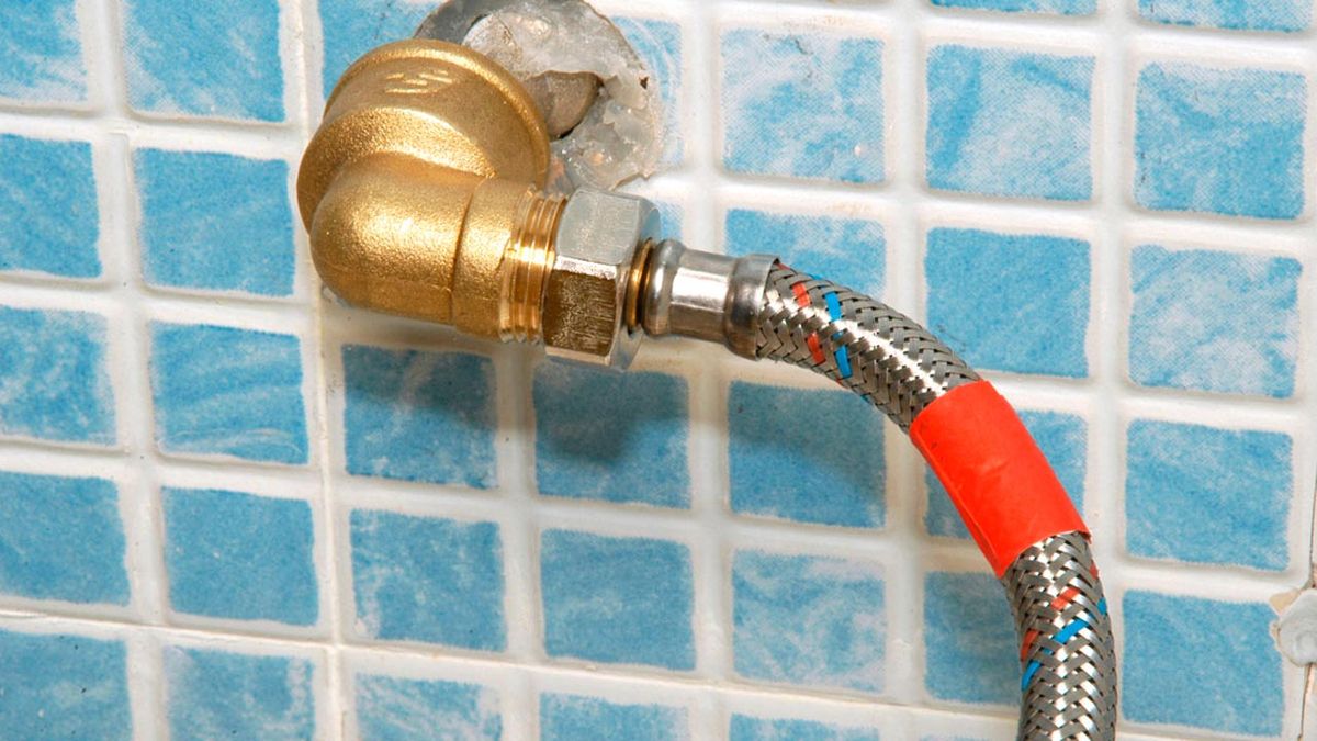 Columna de ducha con mampara paso 8