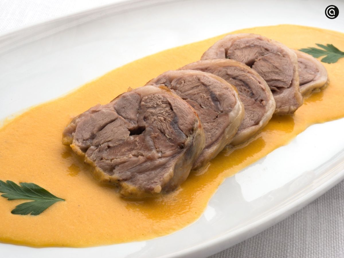 Ternasco con zanahorias, receta de carne jugosa de Karlos Arguiñano