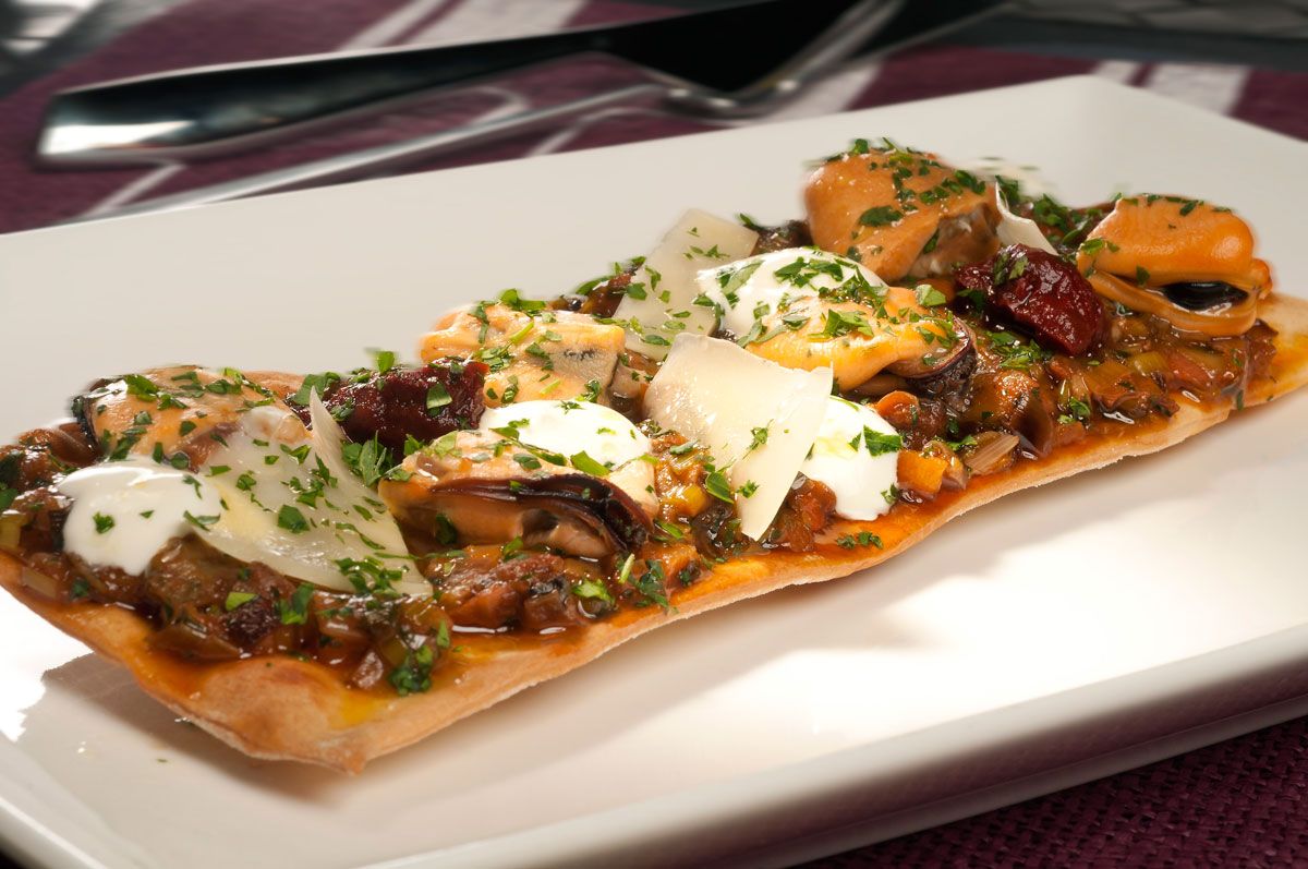 1580 Coca de puerro y mejillones (764) xl