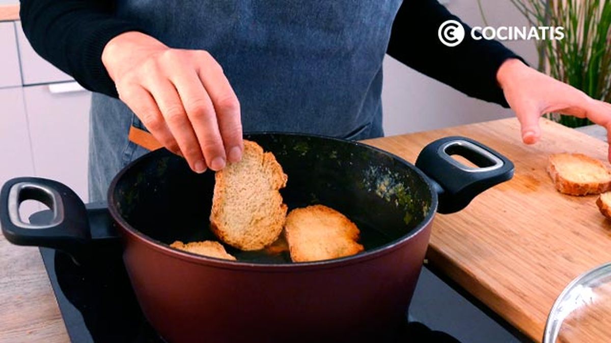 Receta de sopa de pescado a lo pobre  paso 3