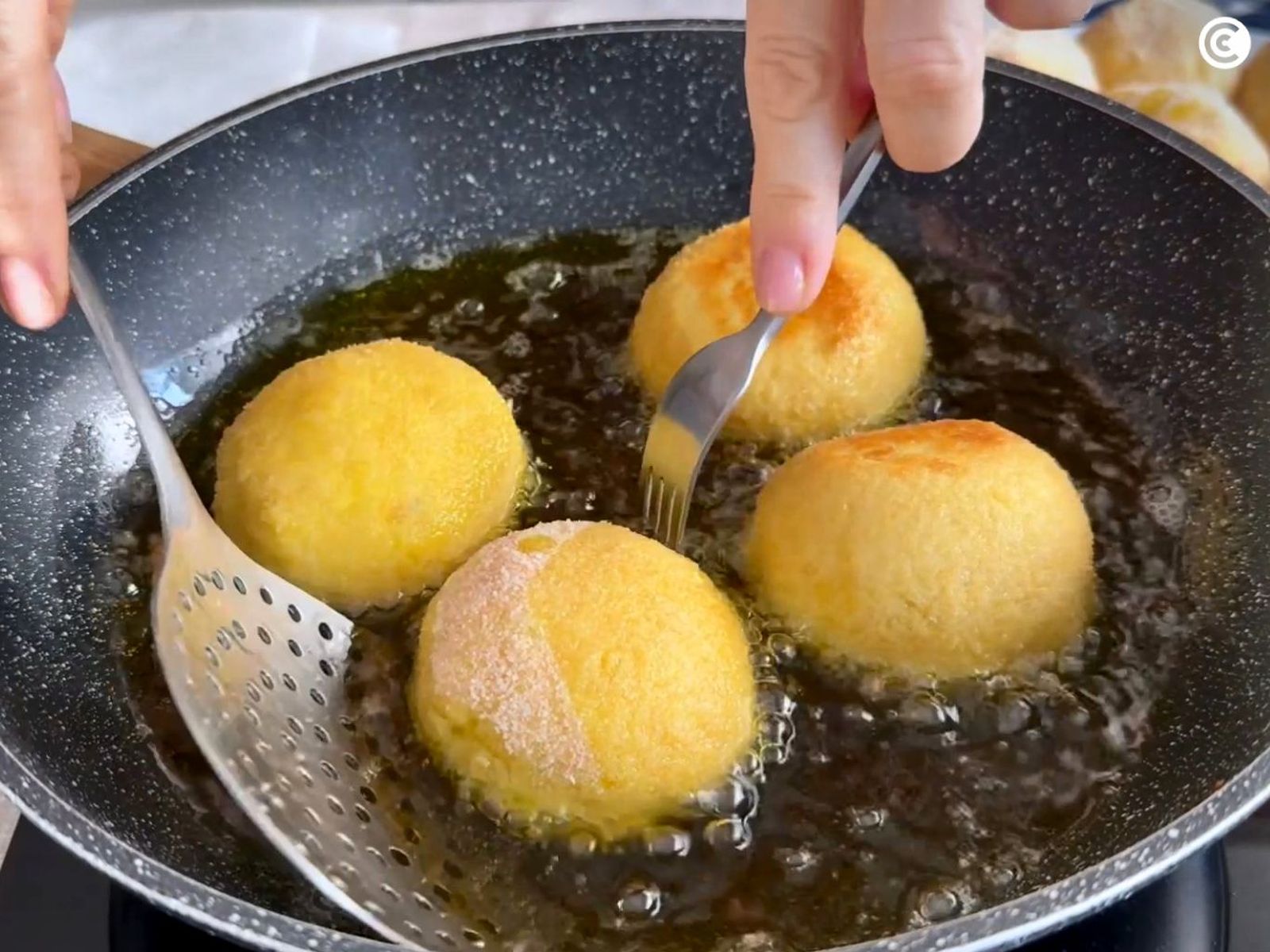 Freír los arancini Freír los arancini