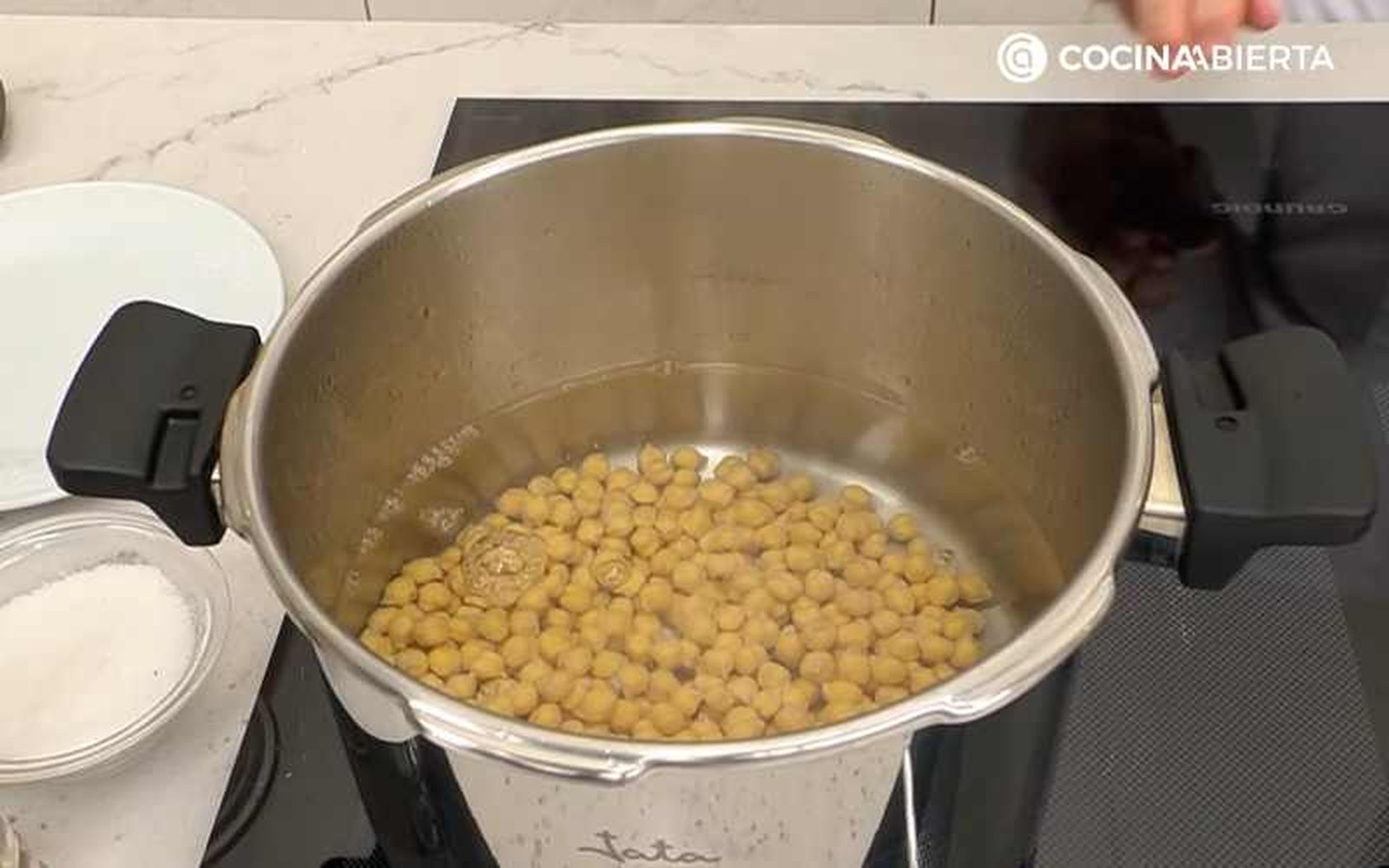 Cuece los garbanzos durante 20 minutos Cuece los garbanzos durante 20 minutos