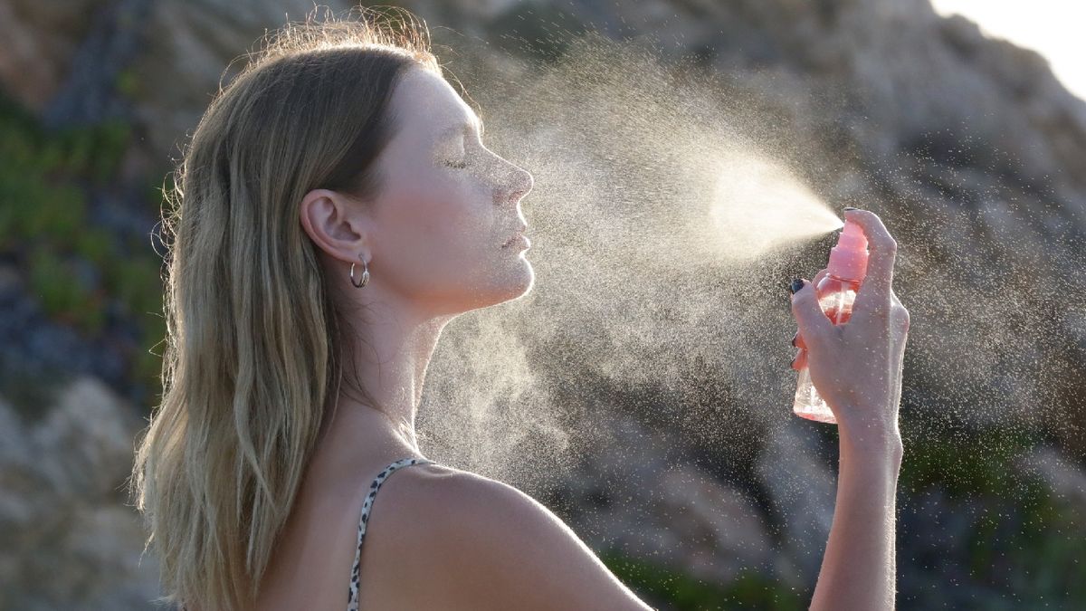 La bruma solar facial es apta para usar encima del maquillaje