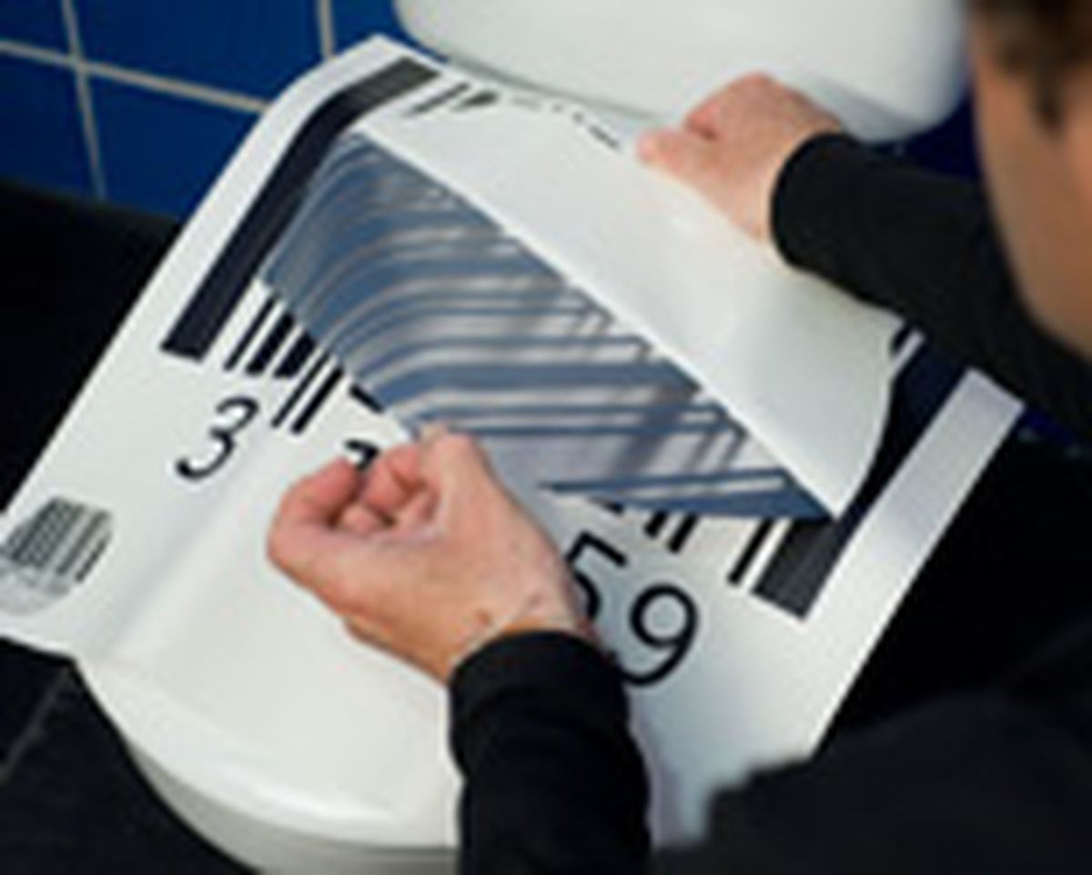 brico 0645 adhesivo inodoro paso 3