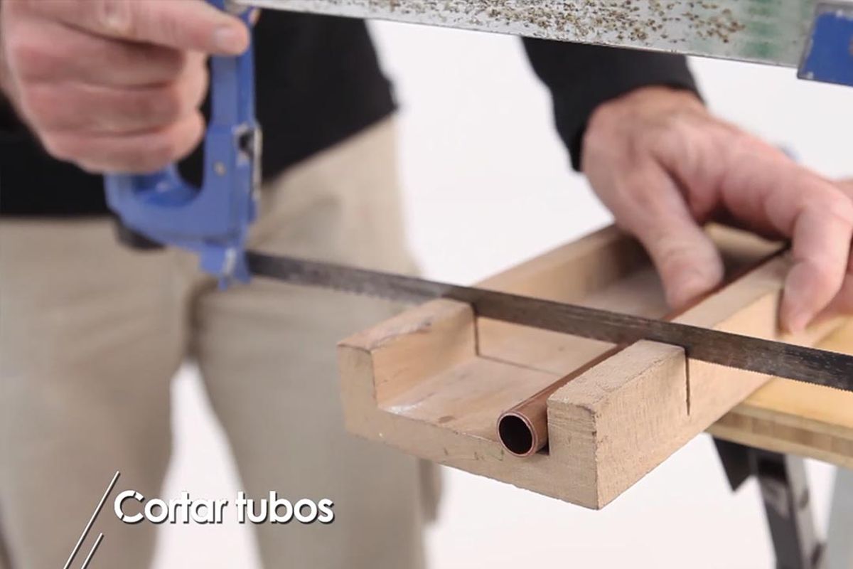 brico 1015 como cortar tuberias cobre paso 2
