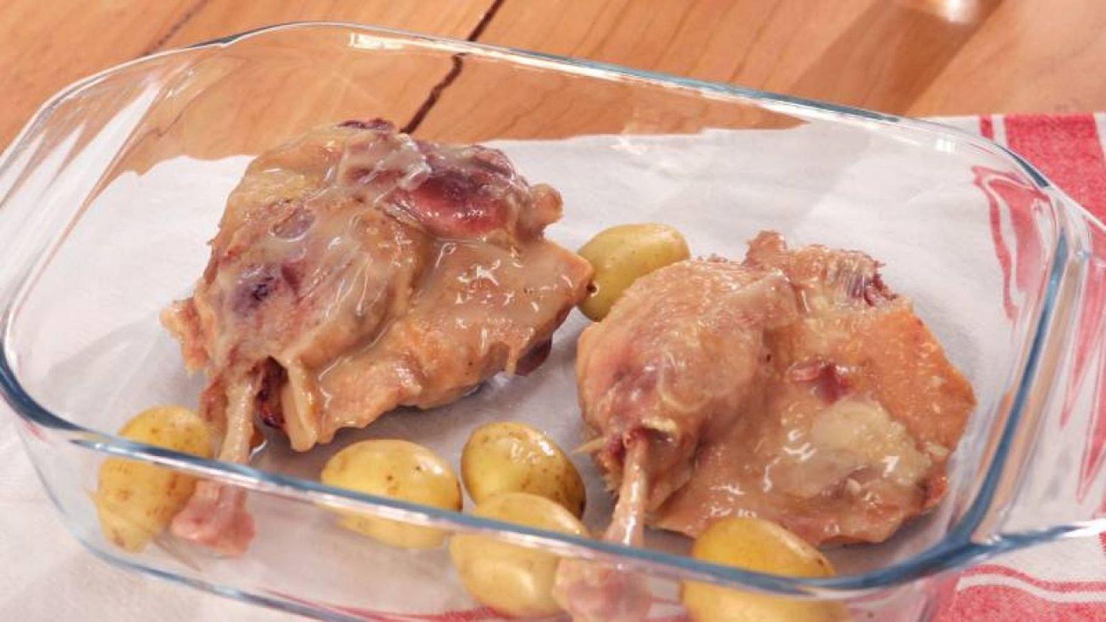 Confit de pato con salsa de frambuesa Paso 2 Confit de pato con salsa de frambuesa Paso 2