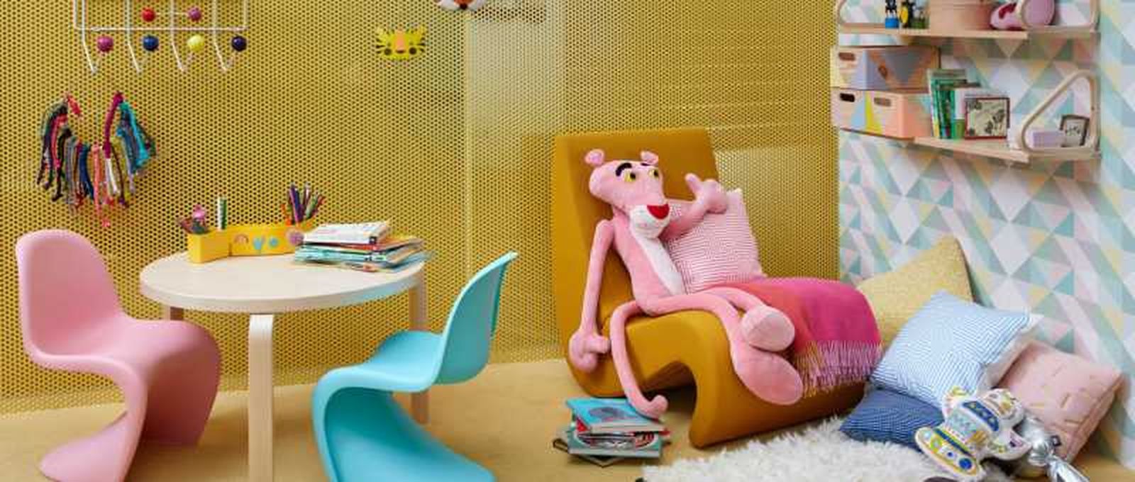 Sala de juegos con sillas Panton infantiles. Sala de juegos con sillas Panton infantiles.