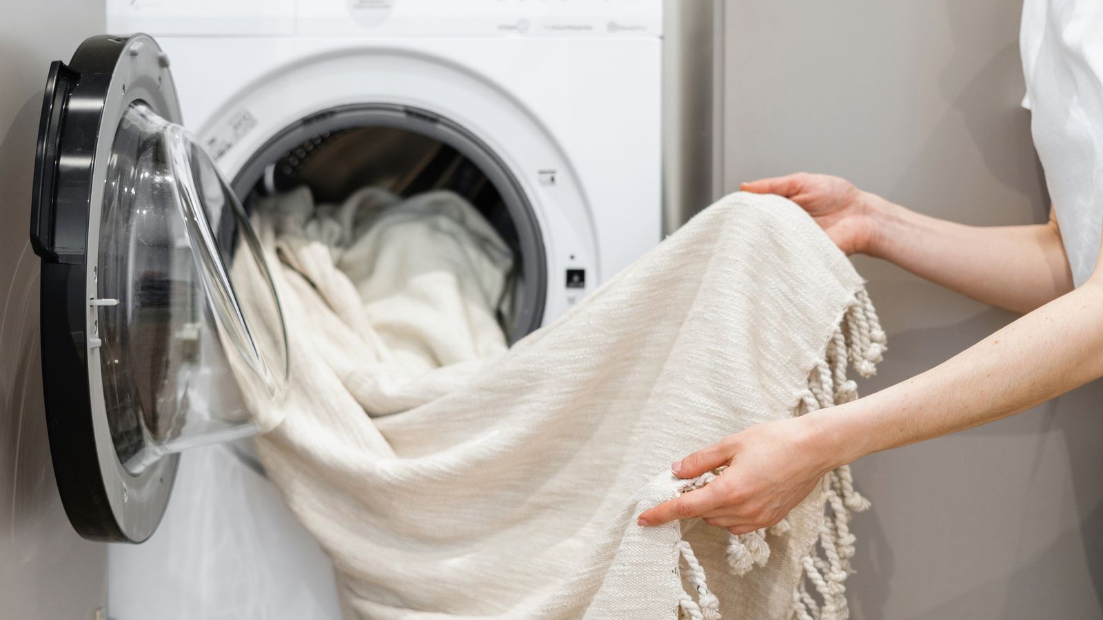 Un buen prelavado es fundamental para que las cortinas queden limpias