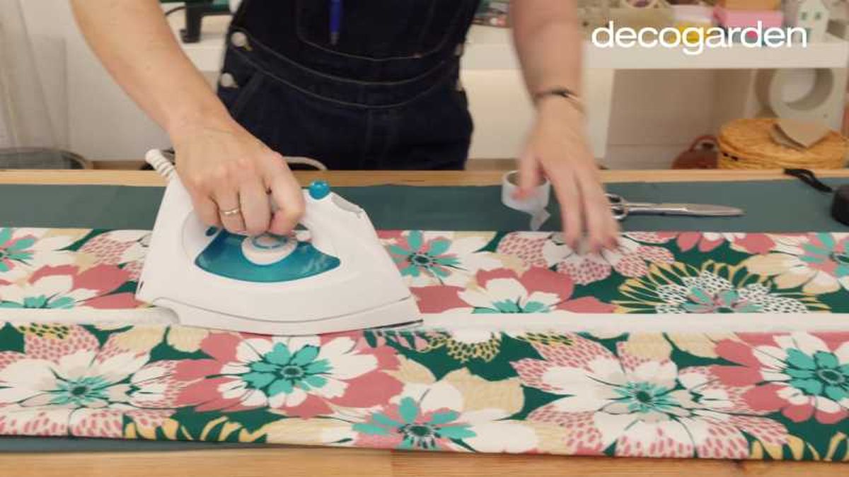 Paso seis para hacer un revistero casero.