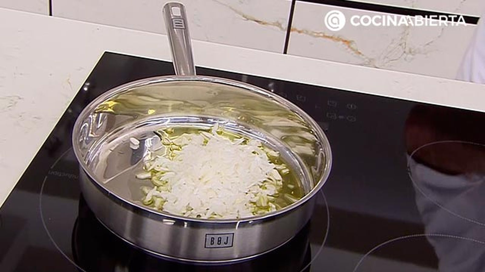 habitas salteadas con menta receta karlos arguinano karl7520321 paso1 habitas salteadas con menta receta karlos arguinano karl7520321 paso1
