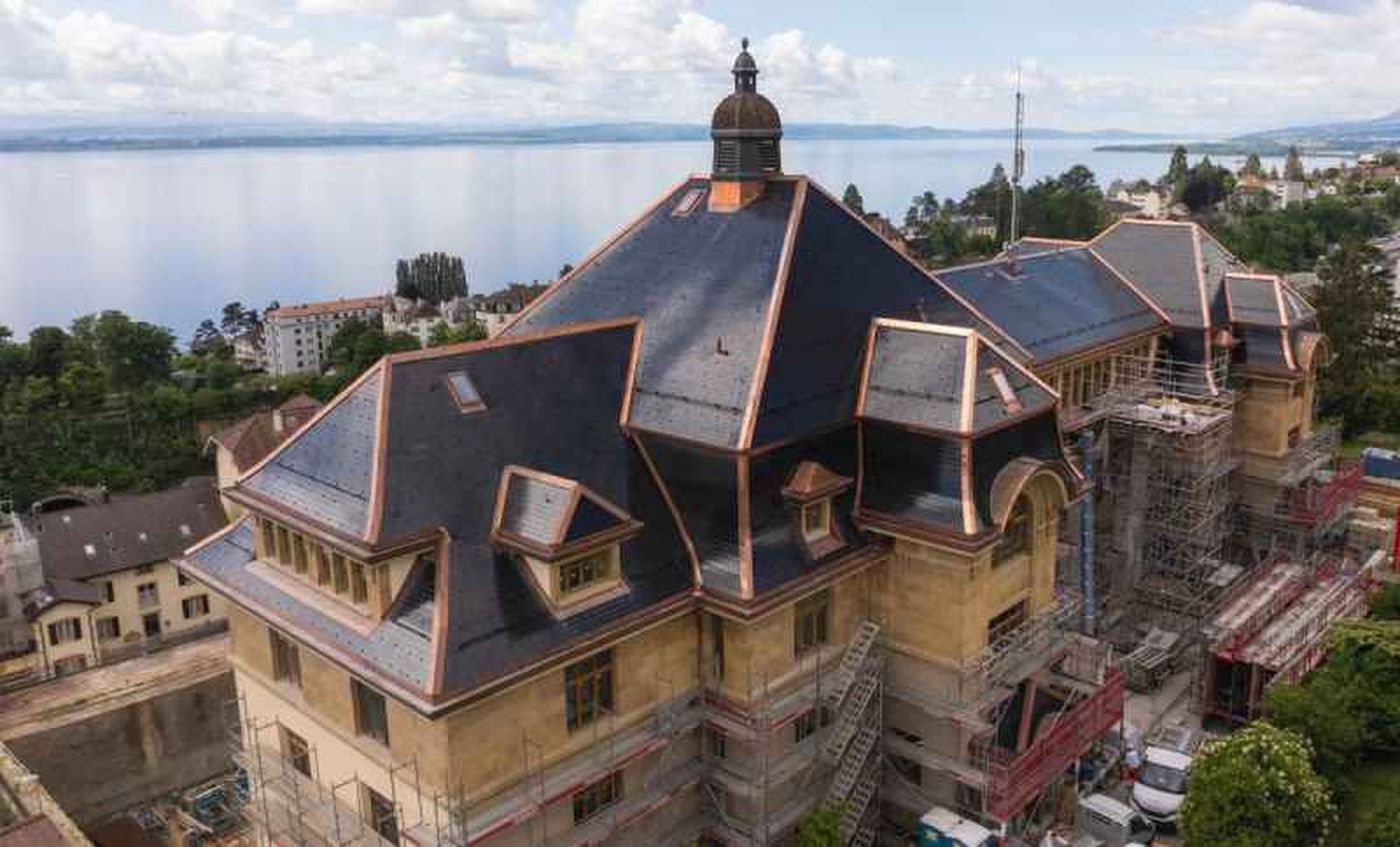 Tejado del edificio Collège des Parcs Tejado del edificio Collège des Parcs