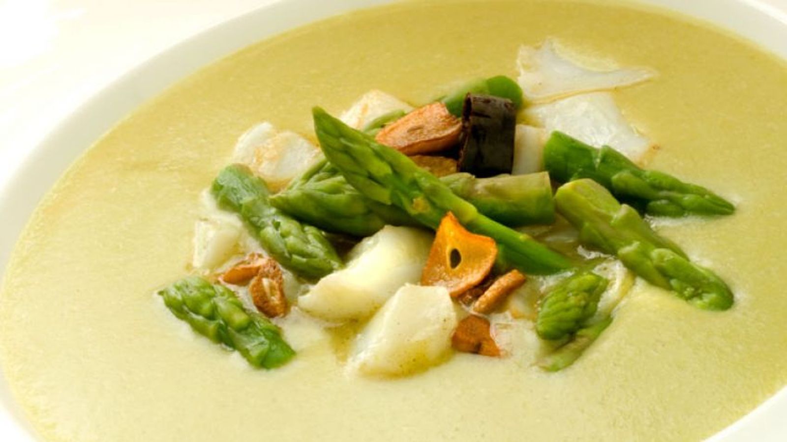 1218 crema de esparragos verdes con bacalao xl 848x477x80xX 1218 crema de esparragos verdes con bacalao xl 848x477x80xX