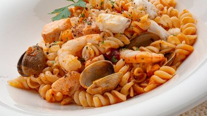 Ragout de pescado con espirales de arroz, receta de Karlos Arguiñano
